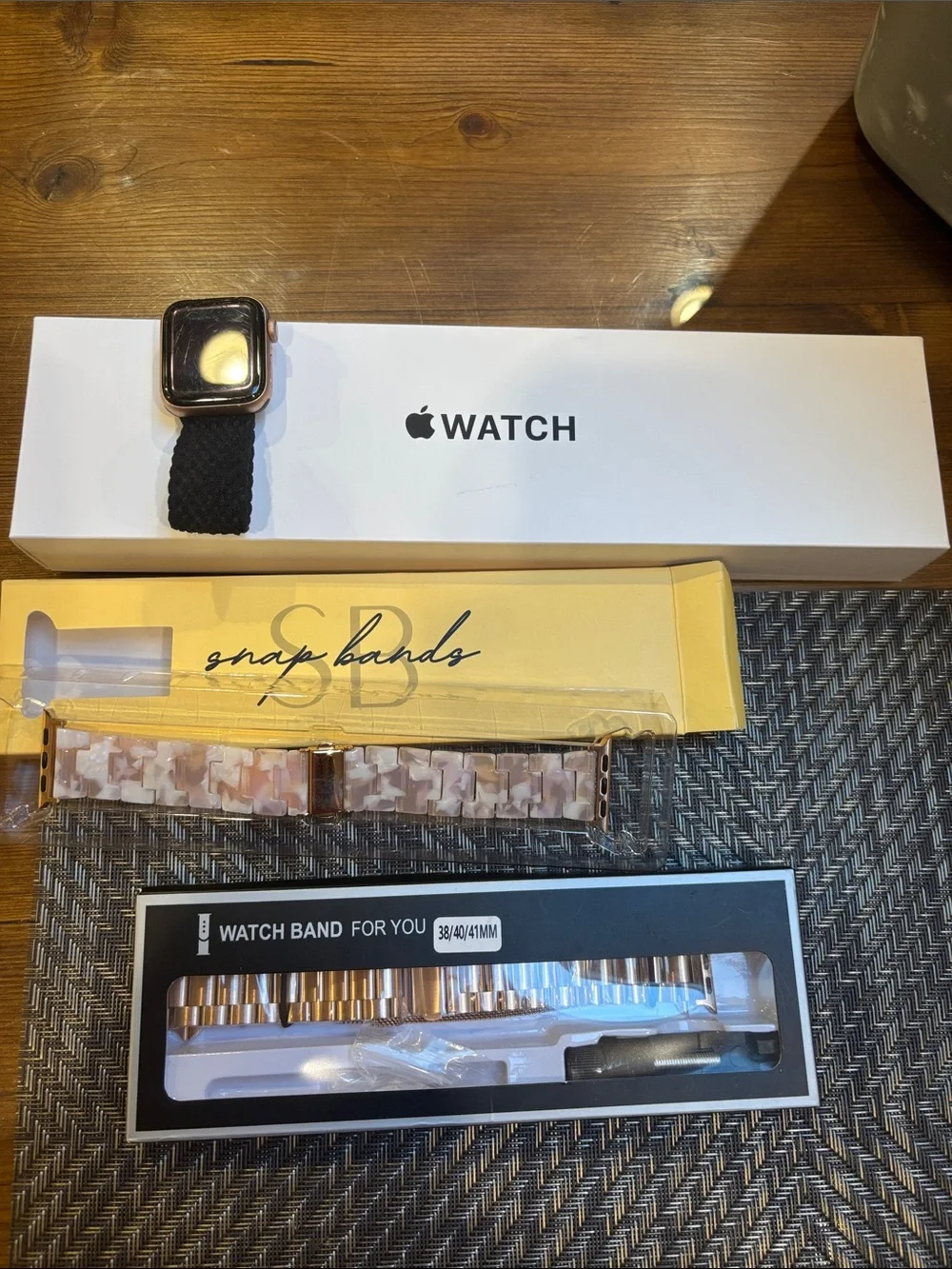 Apple Watch SE 40 mm rose gold with cellular capability